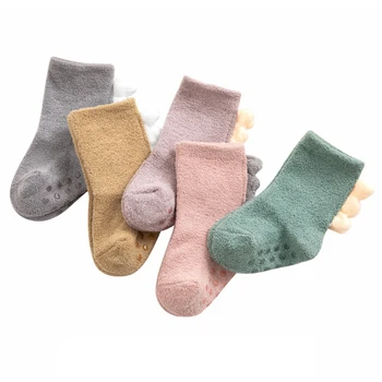 5 двойка новородени коралови кадифе динозавър чорапи бебе момчета & момичета твърди бонбони цвят малко дете против хлъзгане топло сън чорапи
